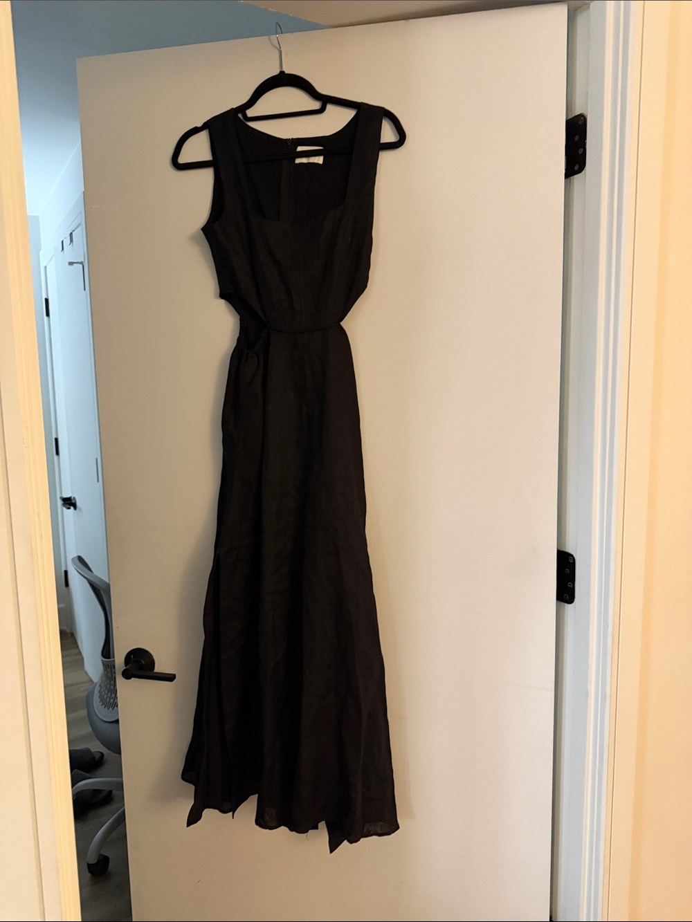 DISSH Classic Black Sleeveless Maxi Dress